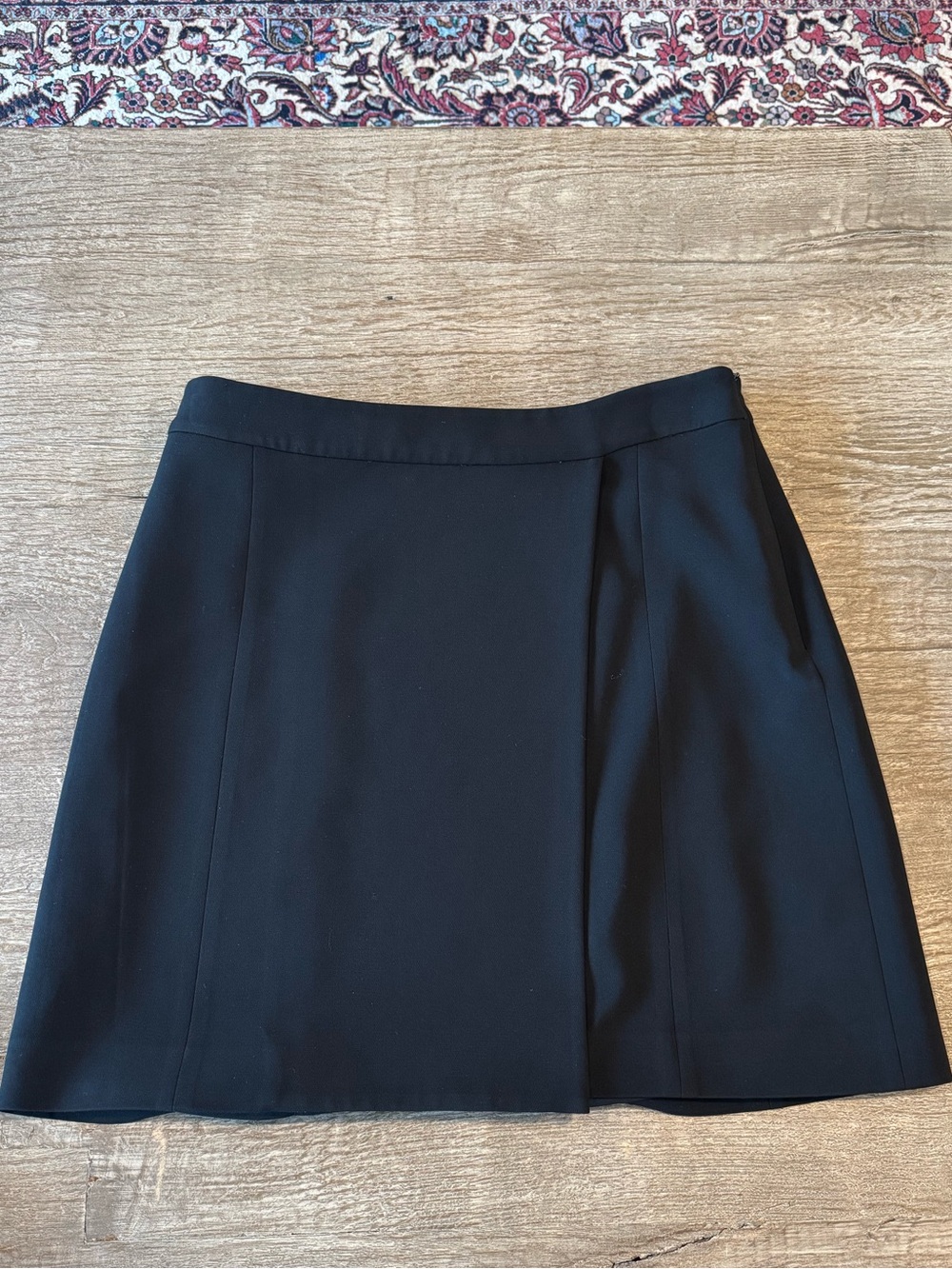 Theory Black Mini Skirt - MINT!